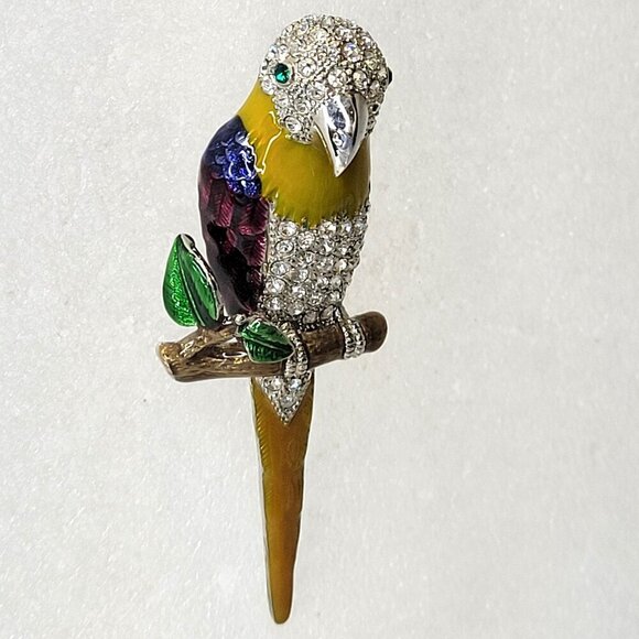 Colourful Parrot or Toucan Brooch Pin Silvertone Bird Brooch with Rhinestones - Picture 1 of 16